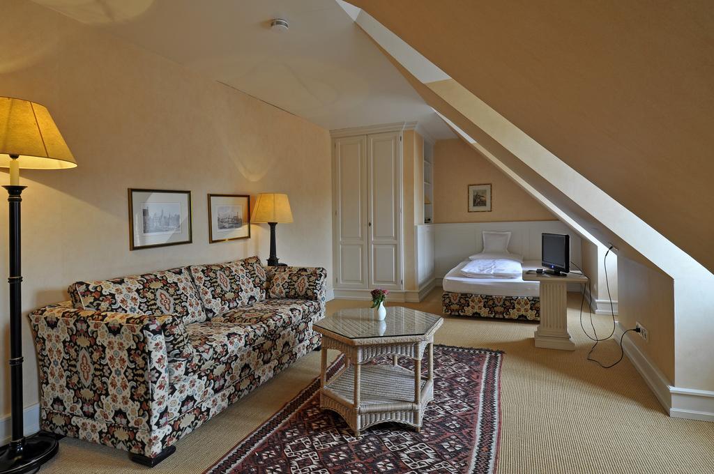Herrenhaus Von Loew Bad Nauheim Room photo